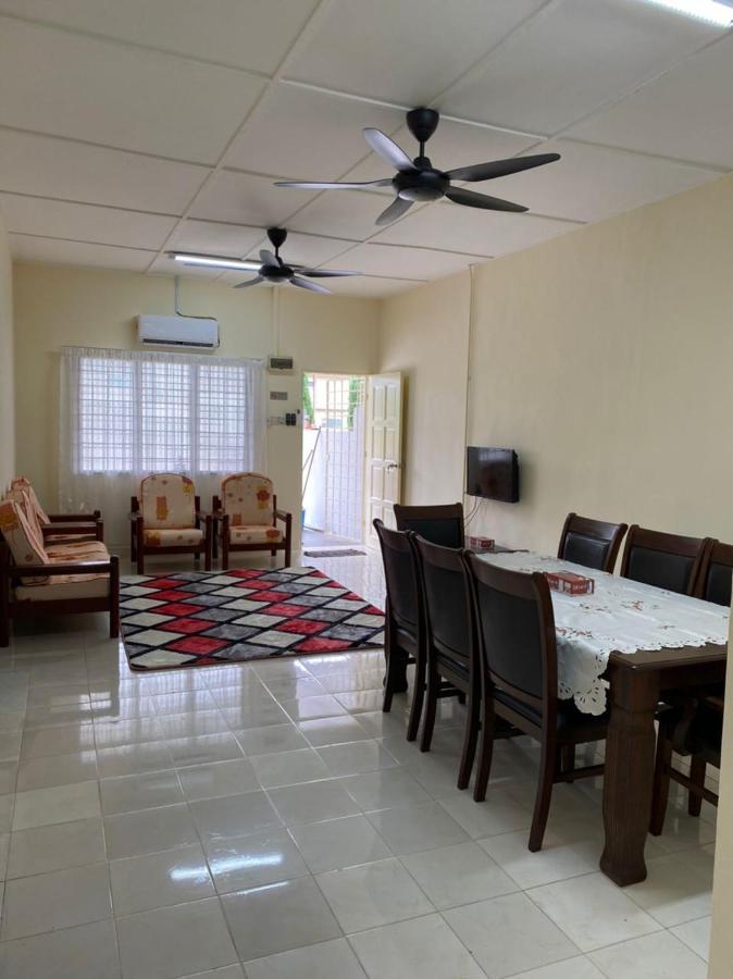 Homestay Sri Jasmine Kajang Esterno foto