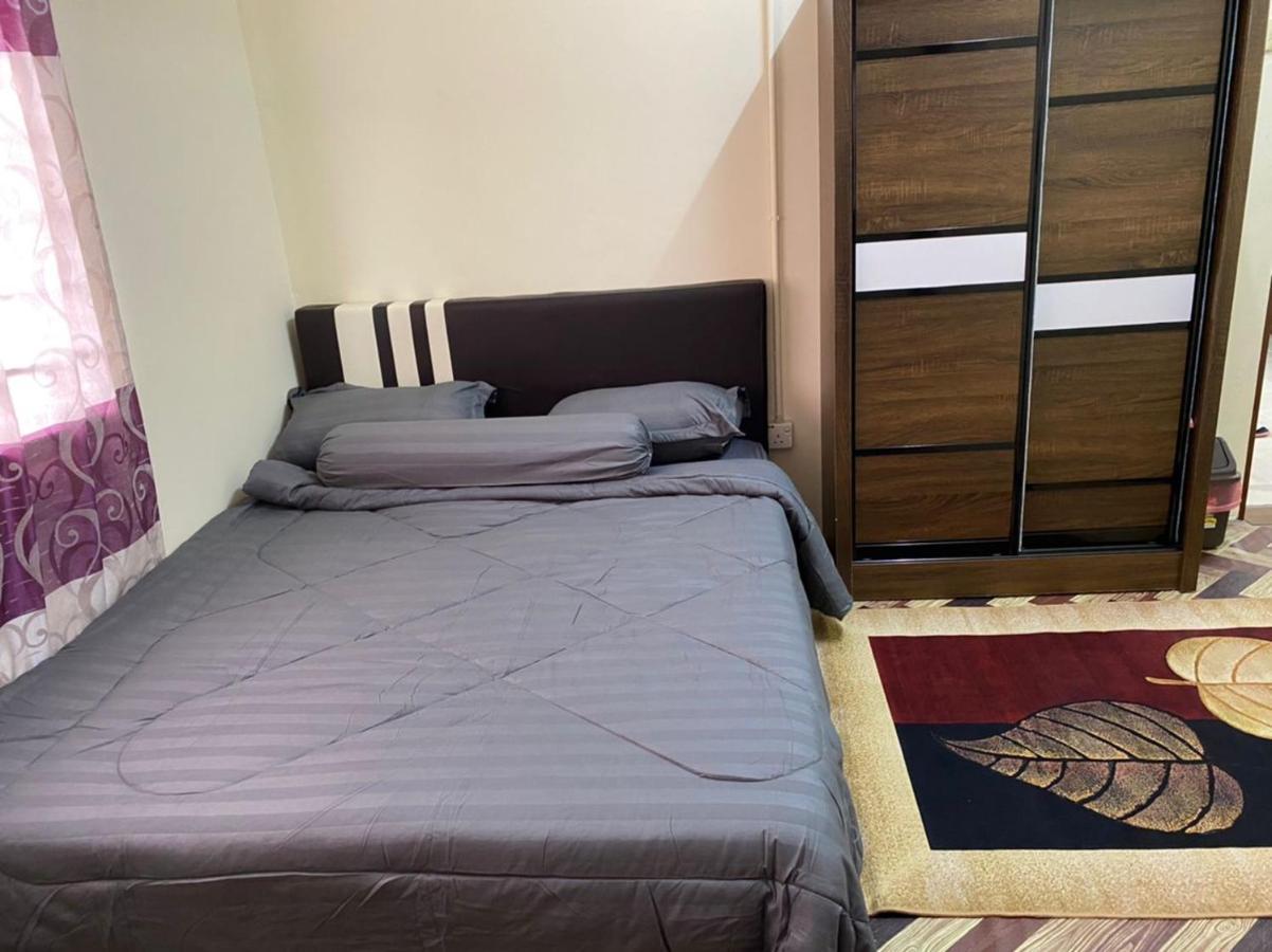 Homestay Sri Jasmine Kajang Esterno foto